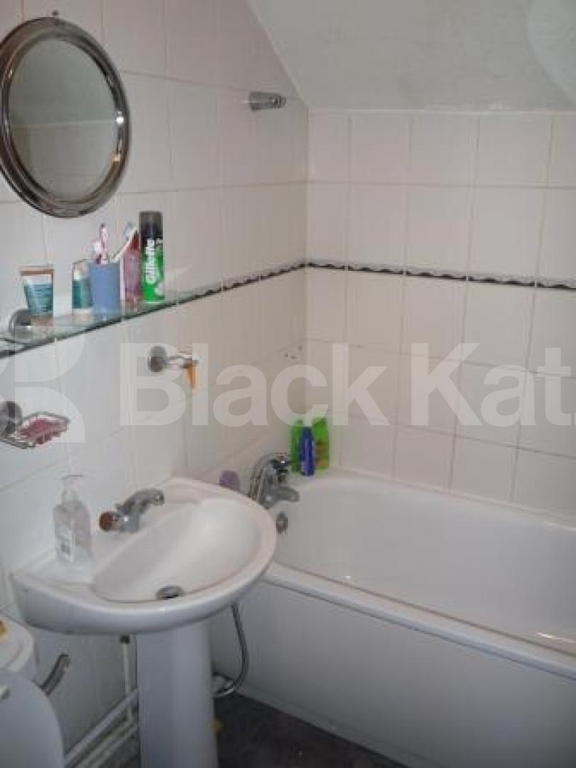 			2 Bedroom, 1 bath, 1 reception Ground Floor Flat			 Ballards Lane, North Finchley