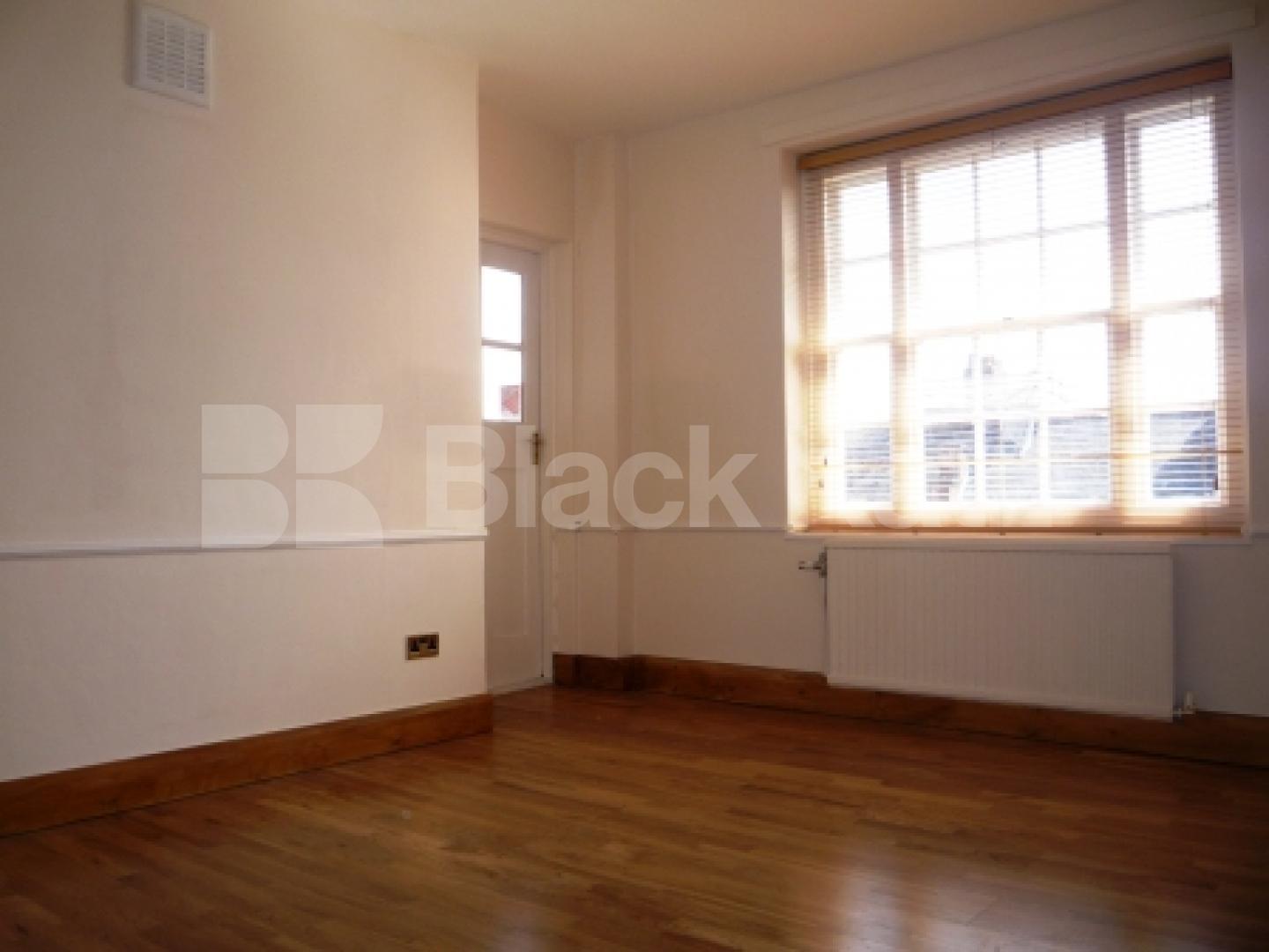 			INCLUDING HEATING AND HOT WATER!, 2 Bedroom, 1 bath, 1 reception Flat			 Crouch Hill, CROUCH END