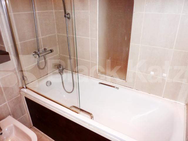 			LOCATION LOCATION LOCATION!, 2 Bedroom, 1 bath, 1 reception Flat			 Craven Terrace, Lancaster Gate