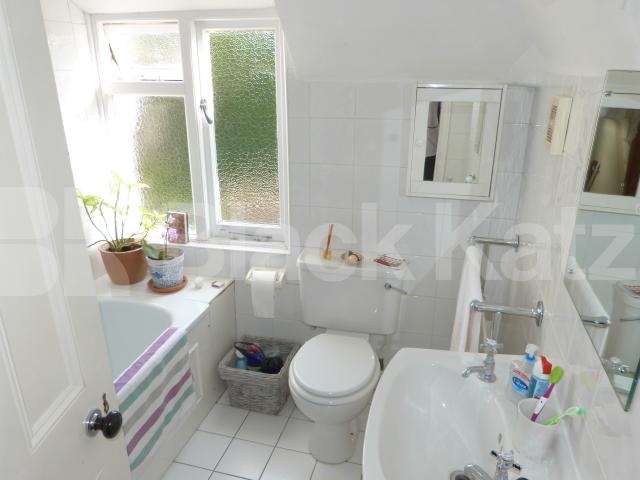 			Beautiful Top floor Apartment !, 1 Bedroom, 1 bath, 1 reception Flat			 Weston Park, Crouch End