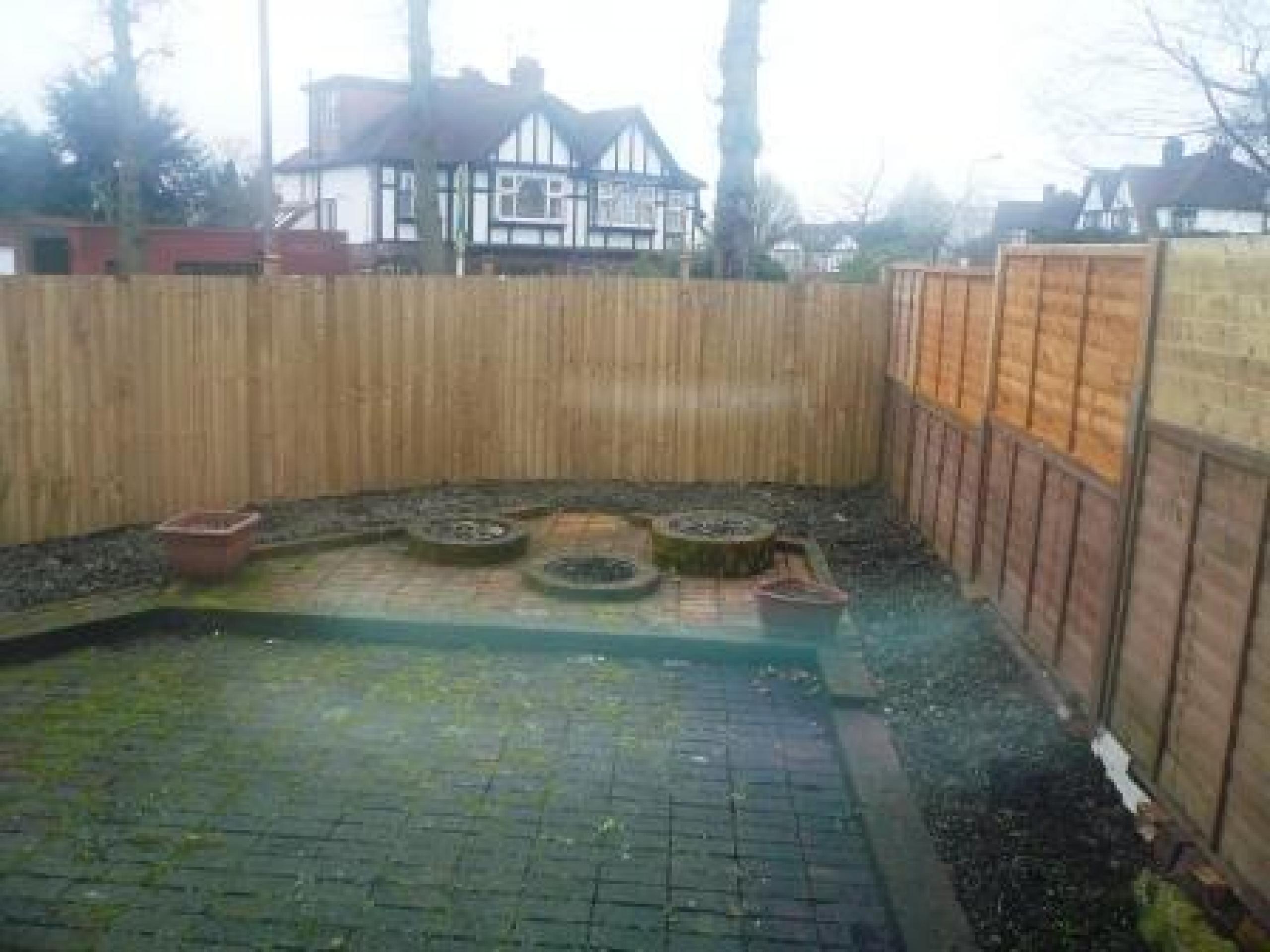 			4 Bedroom, 1 bath, 1 reception Flat			 Oakview Gardens, EAST FINCHLEY N2