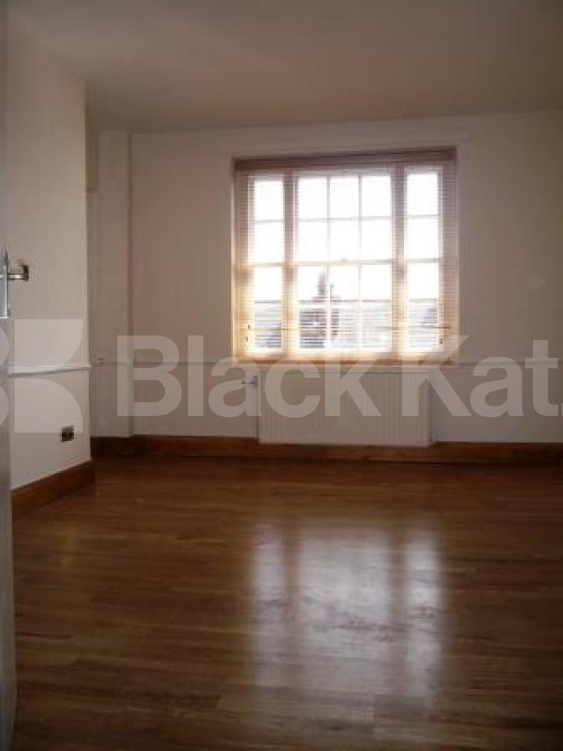 			INCLUDING HEATING AND HOT WATER!, 2 Bedroom, 1 bath, 1 reception Flat			 Crouch Hill, CROUCH END