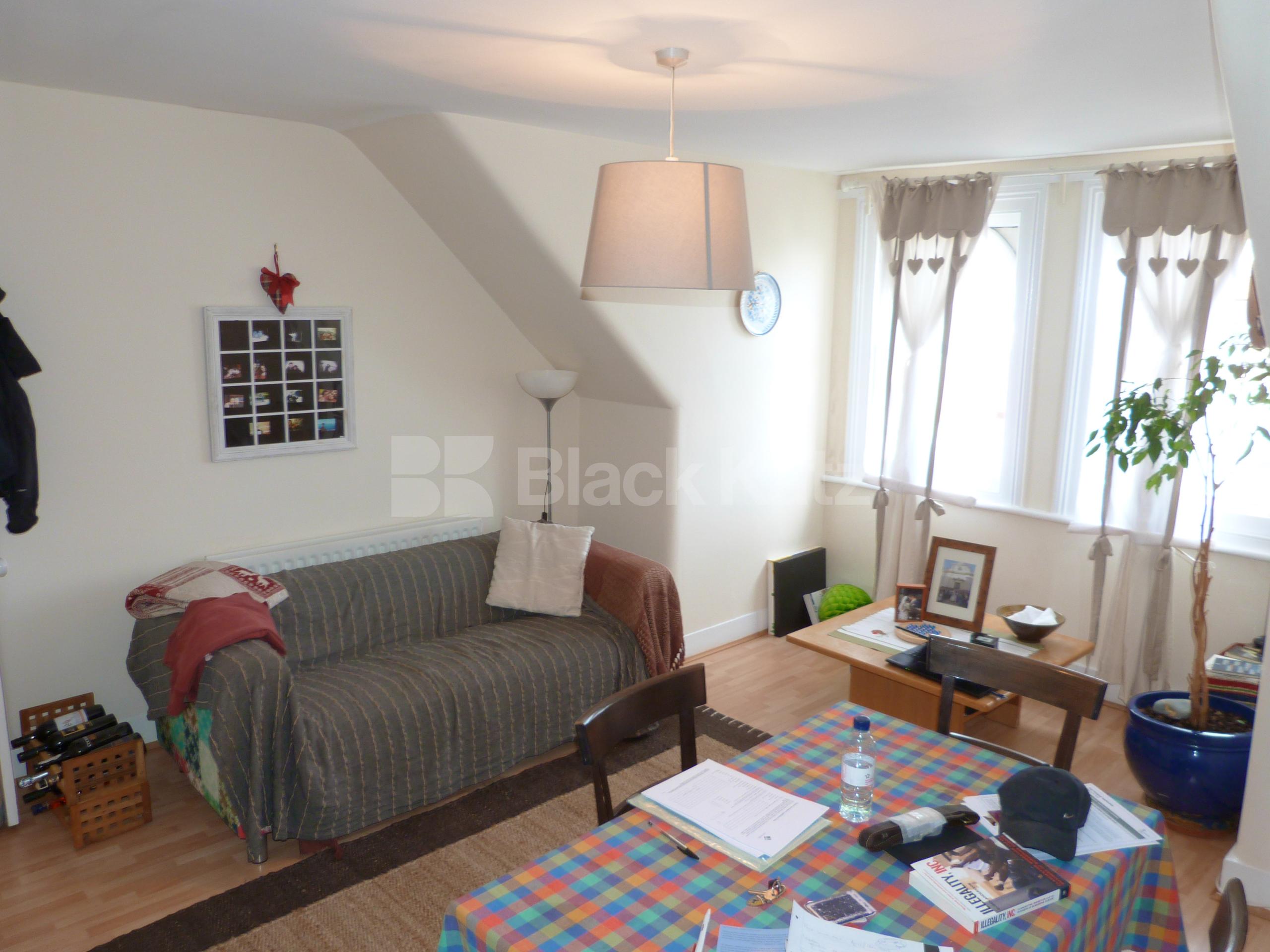 			Beautiful Top floor Apartment !, 1 Bedroom, 1 bath, 1 reception Flat			 Weston Park, Crouch End N8