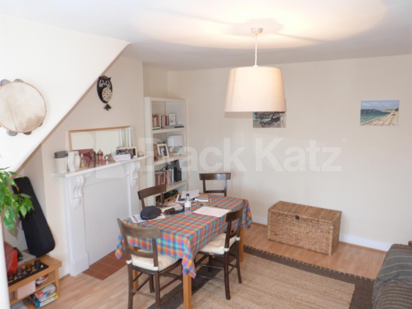			Beautiful Top floor Apartment !, 1 Bedroom, 1 bath, 1 reception Flat			 Weston Park, Crouch End