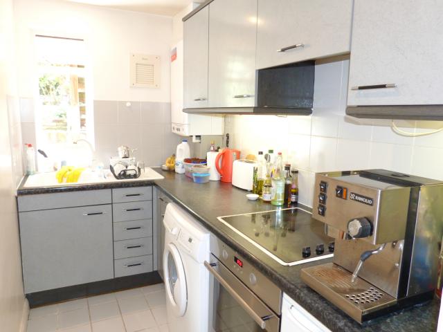 			UNDER OFFER , 1 Bedroom, 1 bath, 1 reception Flat			 Kingsgate Road, WEST HAMPSTEAD