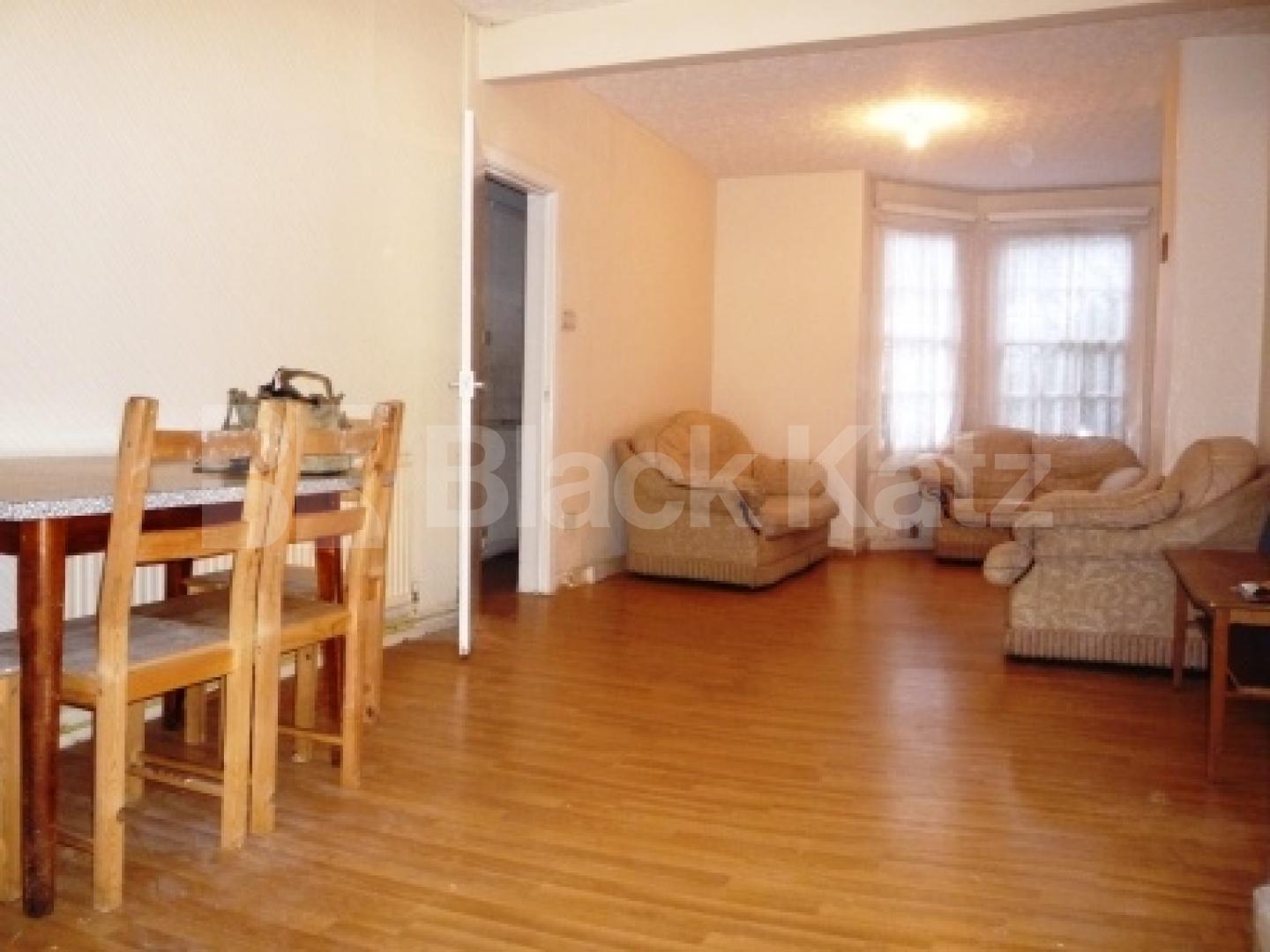 			THREE BED HOUSE WITH GARDEN!, 3 Bedroom, 1 bath, 1 reception Terraced House			 Tower Gardens, WOOD GREEN