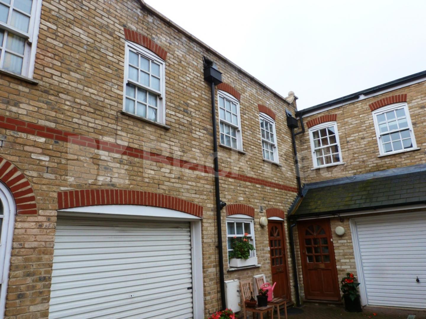 			3 Bedroom, 1 bath, 1 reception Mews House			 The Mews, Hornsey High Street