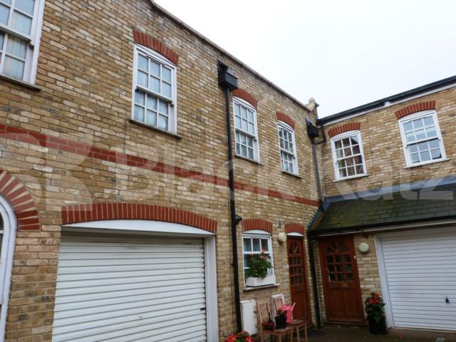			3 Bedroom, 1 bath, 1 reception Mews House			 The Mews, Hornsey High Street