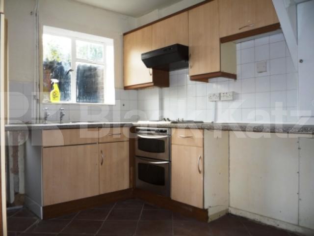 			3 Bedroom, 1 bath, 1 reception House			 Colney Hatch Lane, MUSWELL HILL