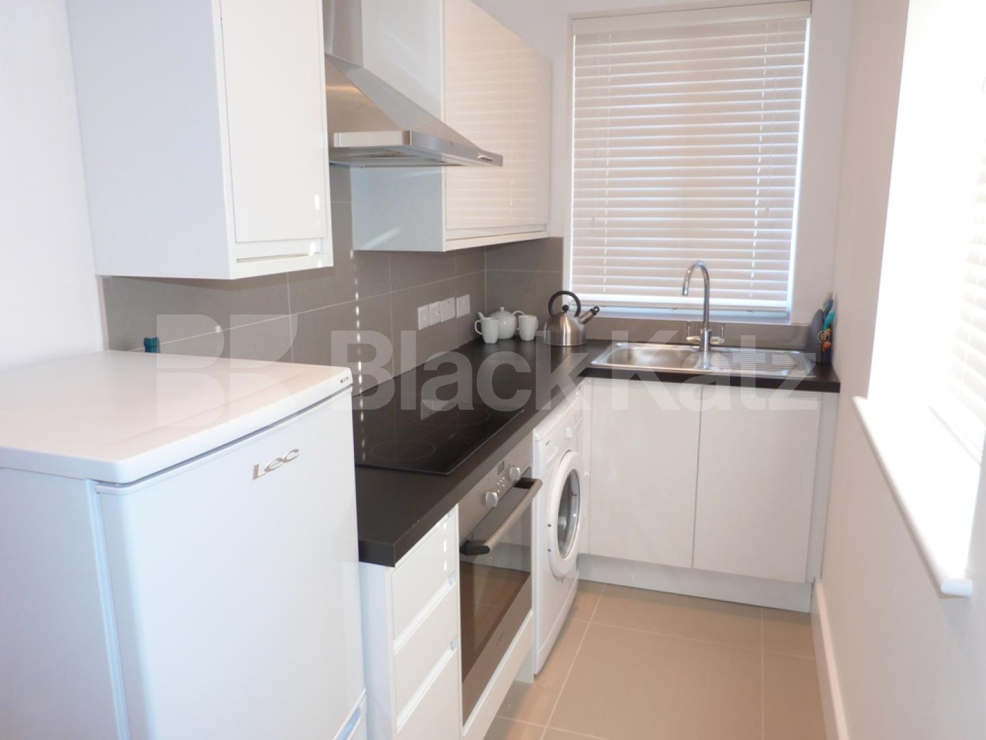 			2 Bedroom, 1 bath, 1 reception Maisonette			 Tottenham Lane, Crouch End
