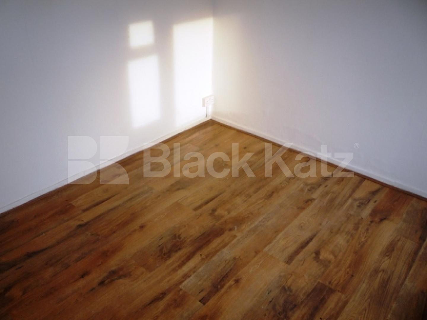 			3 Bedroom, 1 bath, 1 reception House			 Colney Hatch Lane, MUSWELL HILL