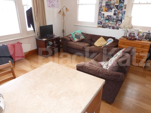 			Includes Council Tax & Water!, 1 Bedroom, 1 bath, 1 reception Flat			 The Broadway, CROUCH END BROADWAY