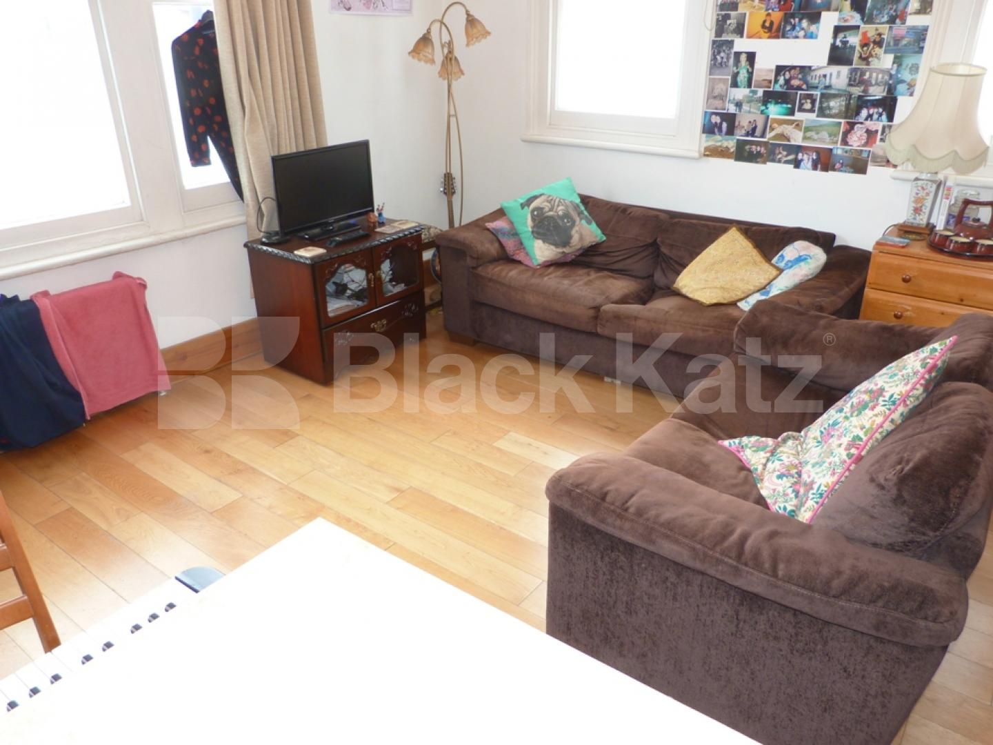 			Includes Council Tax & Water!, 1 Bedroom, 1 bath, 1 reception Flat			 The Broadway, CROUCH END BROADWAY