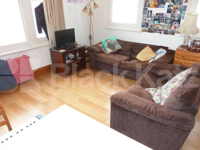 			Includes Council Tax & Water!, 1 Bedroom, 1 bath, 1 reception Flat			 The Broadway, CROUCH END BROADWAY