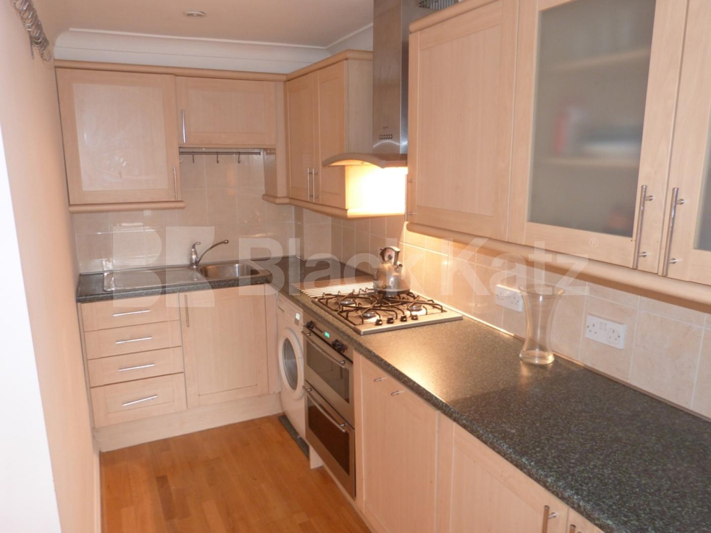			3 Bedroom, 1 bath, 1 reception Maisonette			 Hornsey High Street, Crouch End