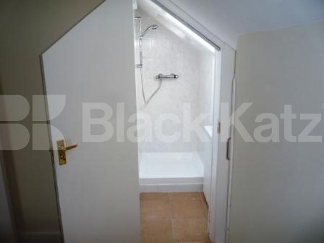 			3 Bedroom, 1 bath, 1 reception Flat			 Muswell Avenue, Muswell Hill