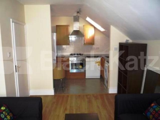 			3 Bedroom, 1 bath, 1 reception Flat			 Muswell Avenue, Muswell Hill
