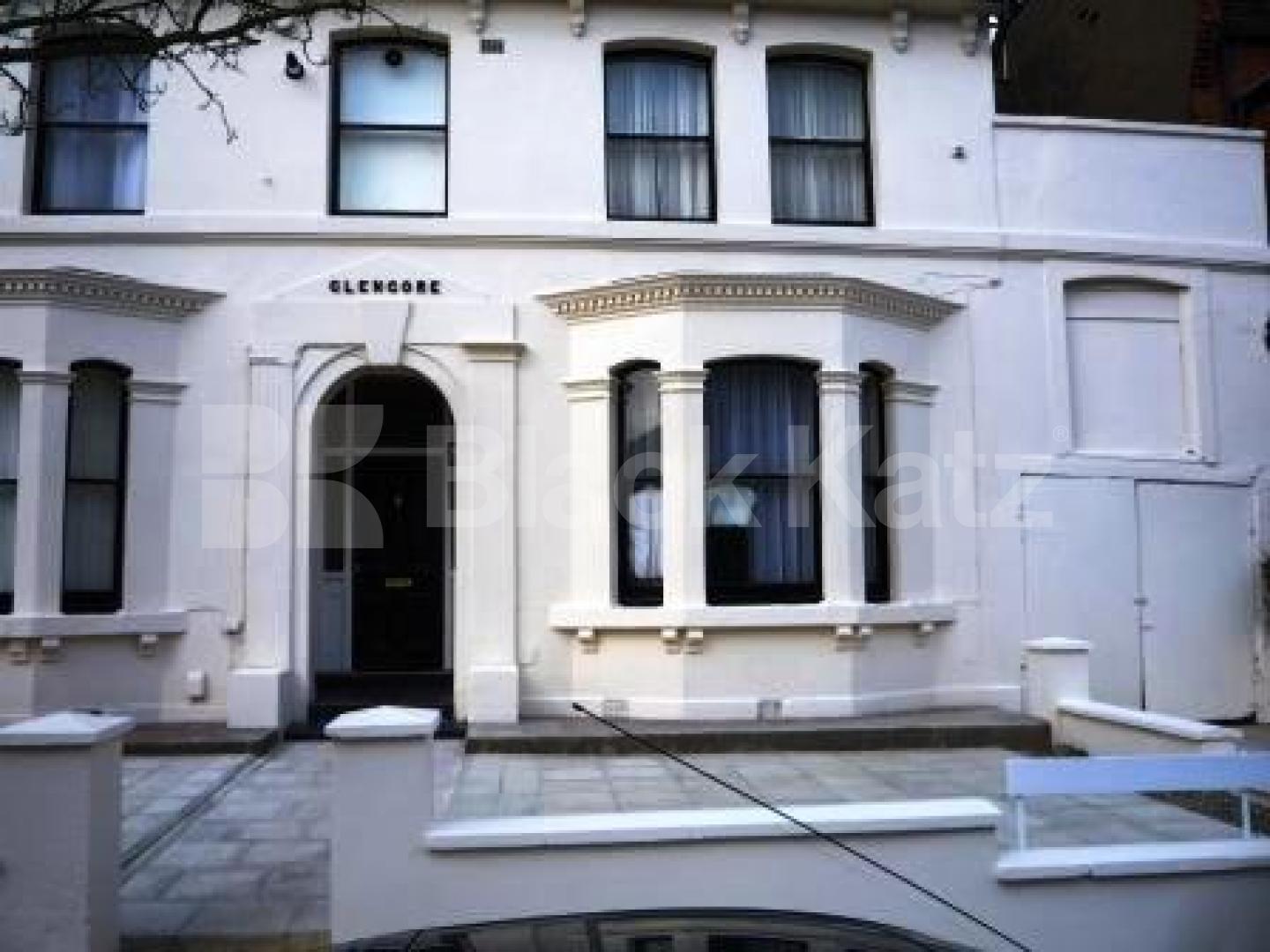 			3 Bedroom, 1 bath, 1 reception Flat			 Muswell Avenue, Muswell Hill