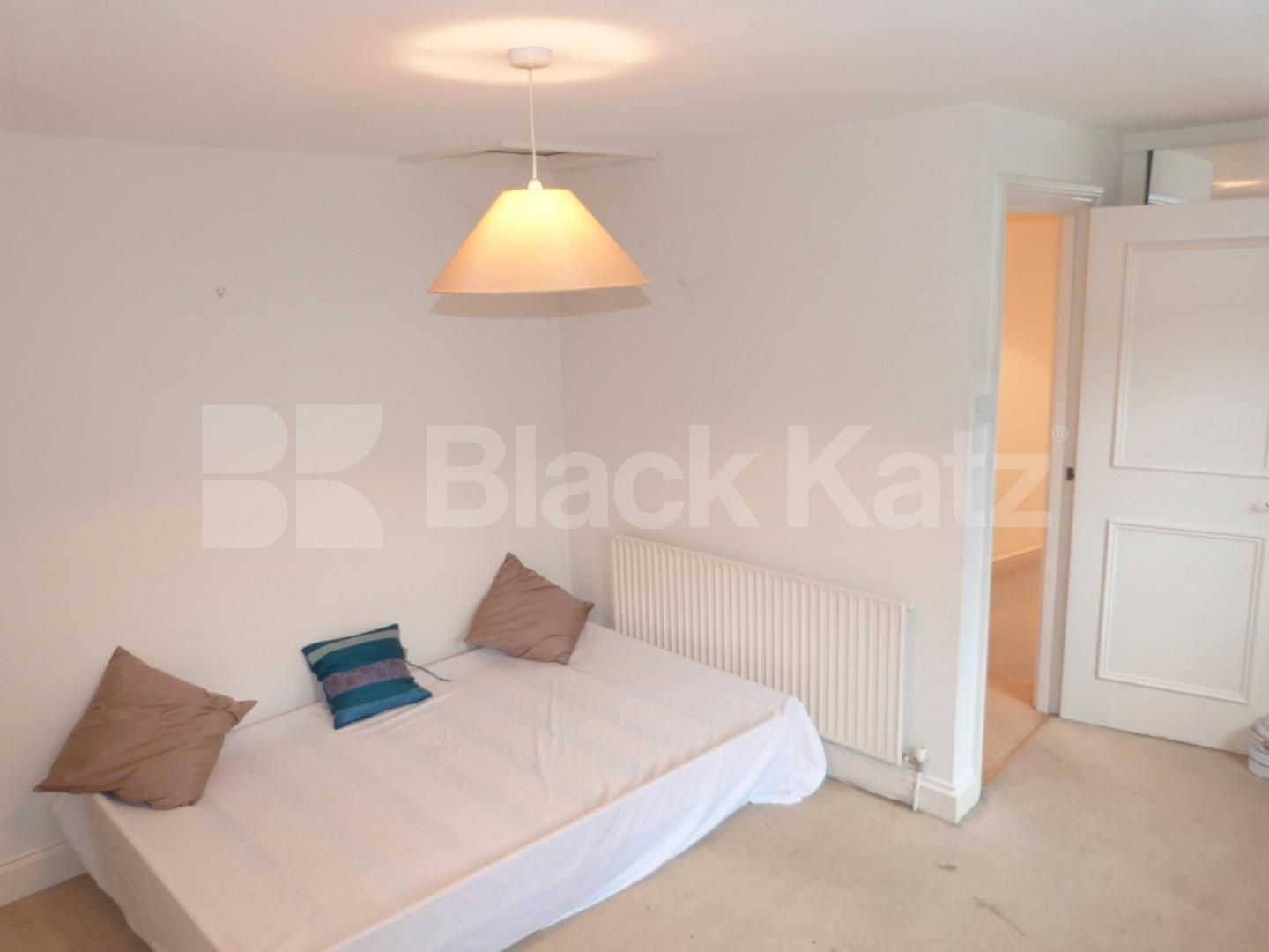 			3 Bedroom, 1 bath, 1 reception Maisonette			 Hornsey High Street, Crouch End