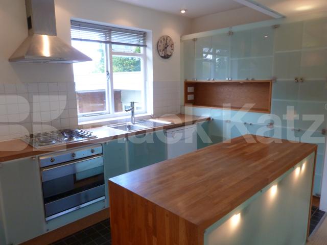 			1 Bedroom, 1 bath, 1 reception Flat			 Haslemere Road, Crouch End