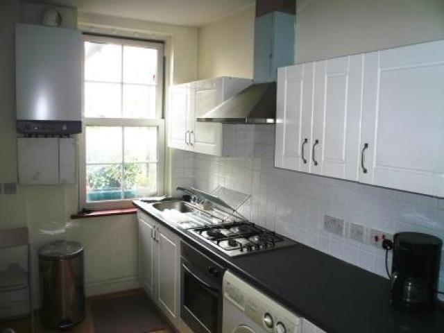 			Studio Apartment, 1 bath, 1 reception Studio			 West End Lane, WEST HAMPSTEAD