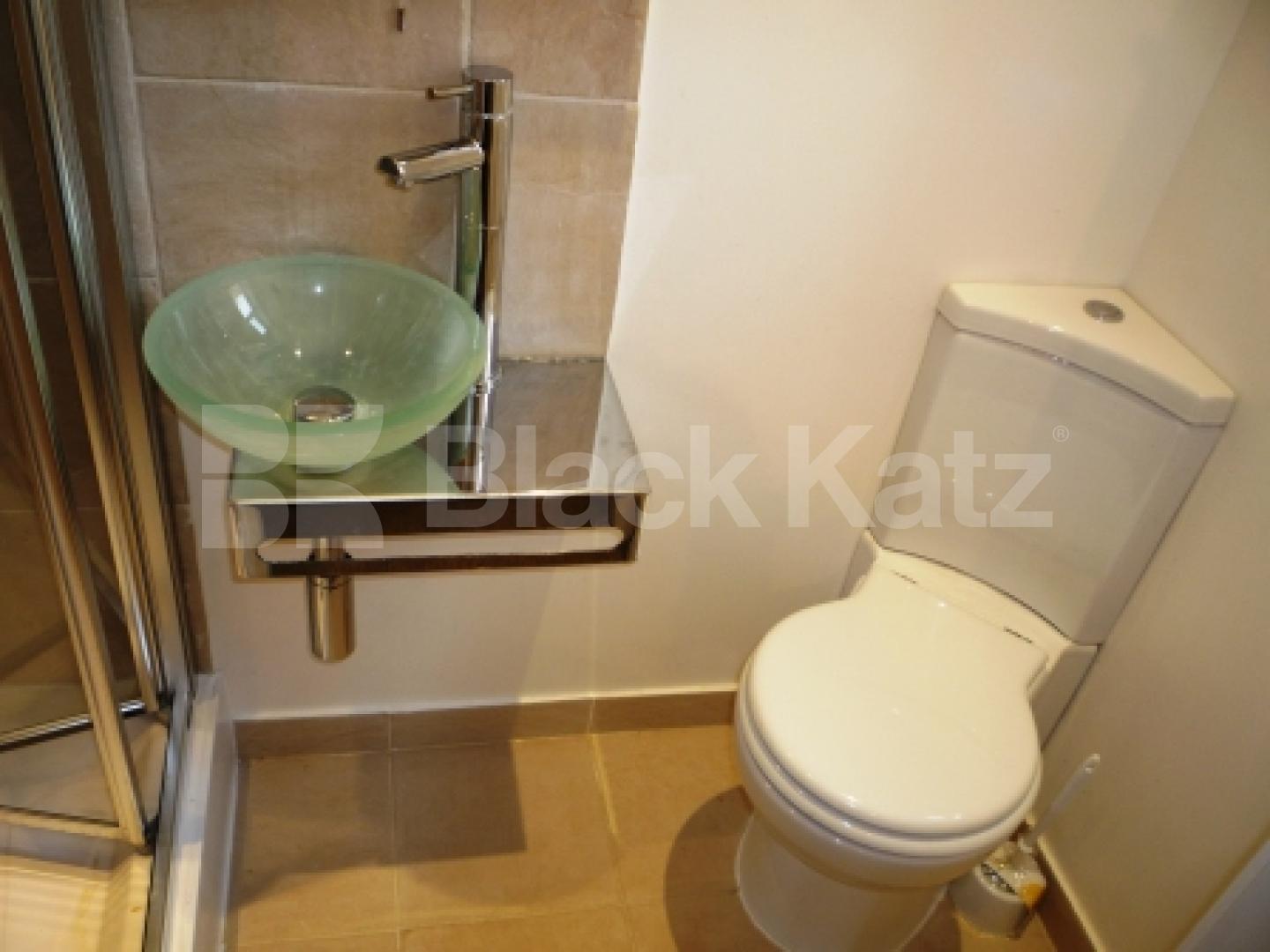 			2 Bedroom, 1 bath, 1 reception Flat			 Willingdon Road, Turnpike Lane