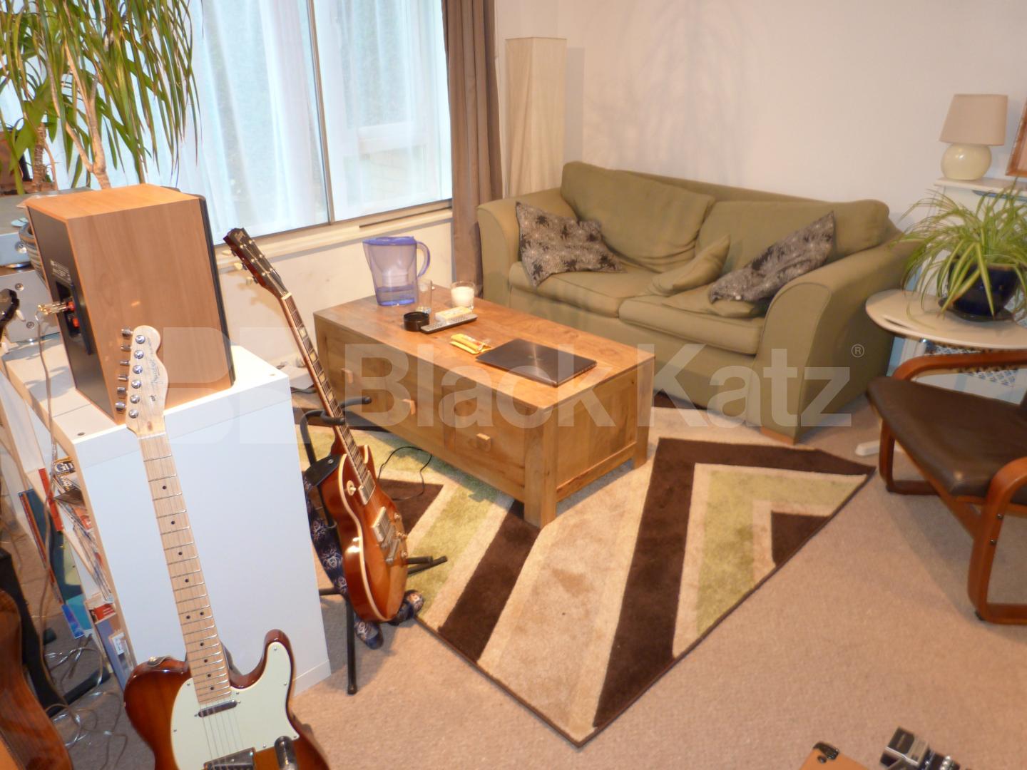 			MASSIVE STUDIO!, Studio Apartment, 1 bath, 1 reception Apartment			 Hornsey Lane, HIGHGATE