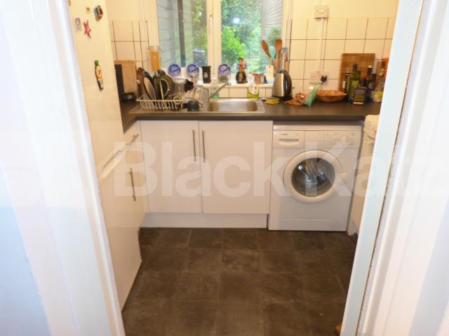 			MASSIVE STUDIO!, Studio Apartment, 1 bath, 1 reception Apartment			 Hornsey Lane, HIGHGATE