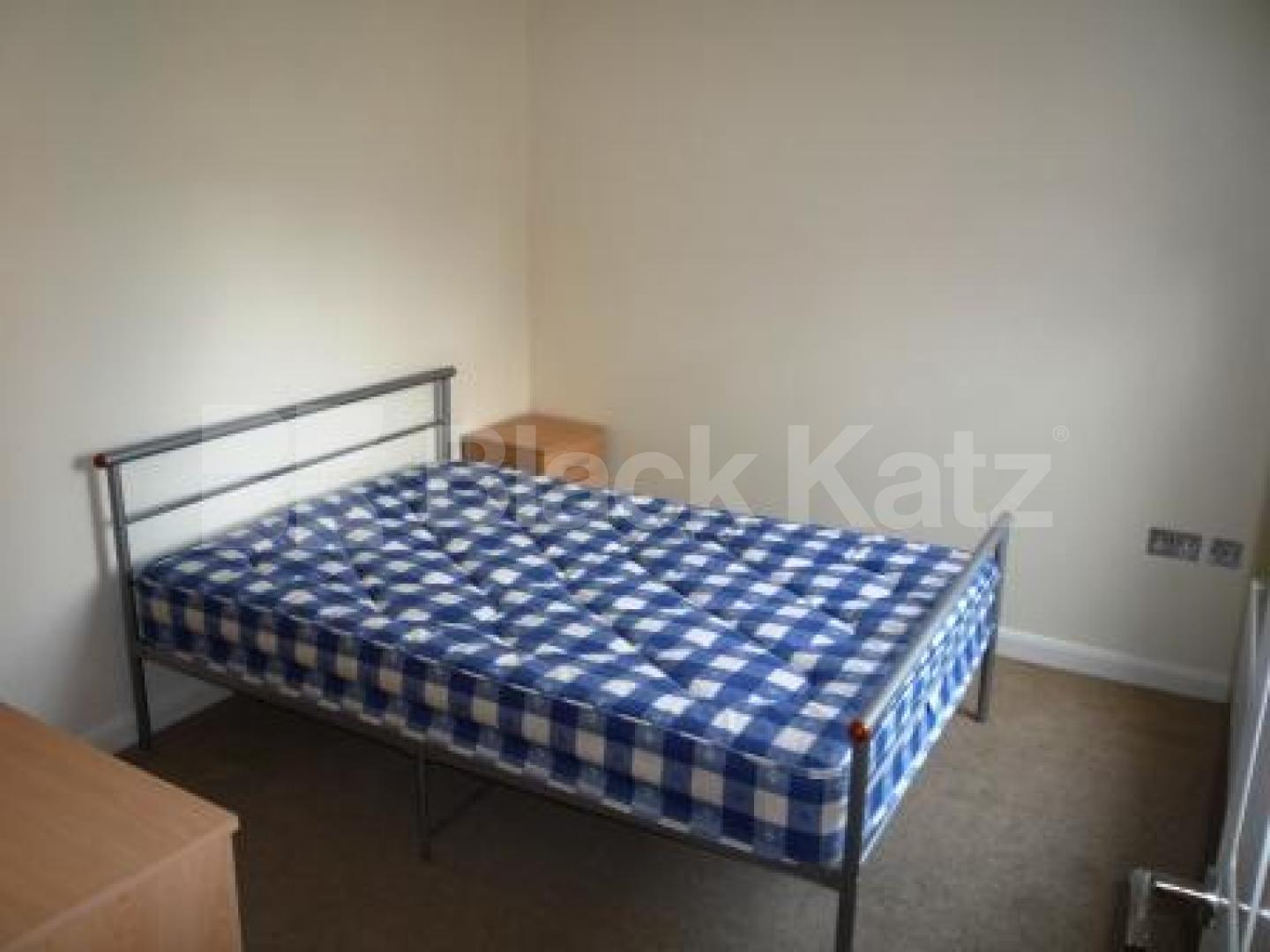 			2 Bedroom, 1 bath, 1 reception Flat			 Willingdon Road, Turnpike Lane