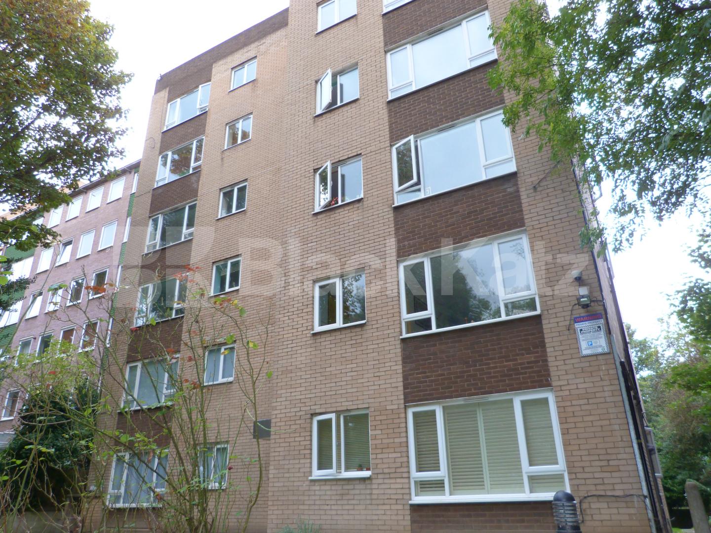 			MASSIVE STUDIO!, Studio Apartment, 1 bath, 1 reception Apartment			 Hornsey Lane, HIGHGATE