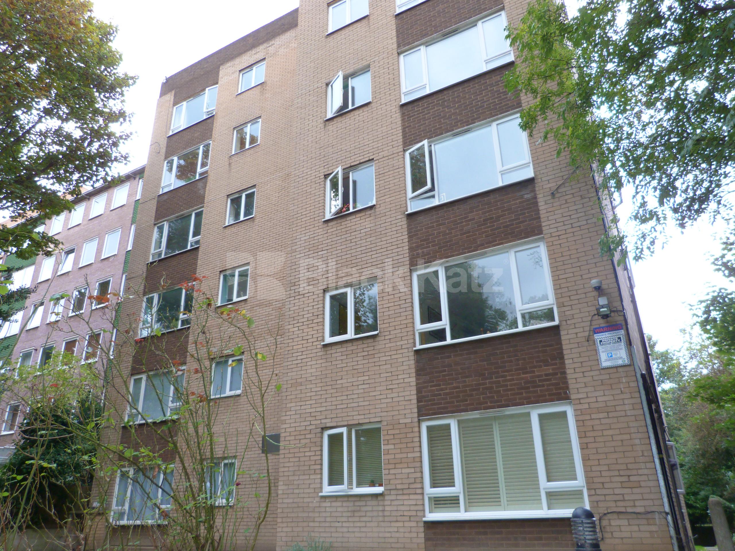 			MASSIVE STUDIO!, Studio Apartment, 1 bath, 1 reception Apartment			 Hornsey Lane, HIGHGATE N6