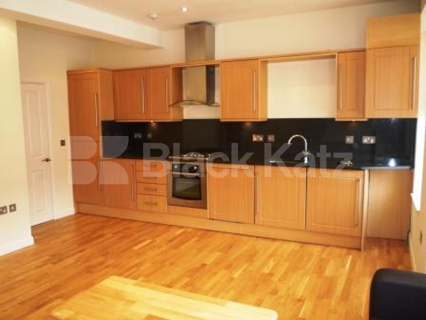 			2 Bedroom, 1 bath, 1 reception Flat			 Willingdon Road, Turnpike Lane