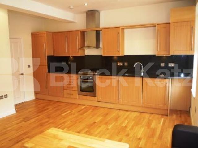 			2 Bedroom, 1 bath, 1 reception Flat			 Willingdon Road, Turnpike Lane