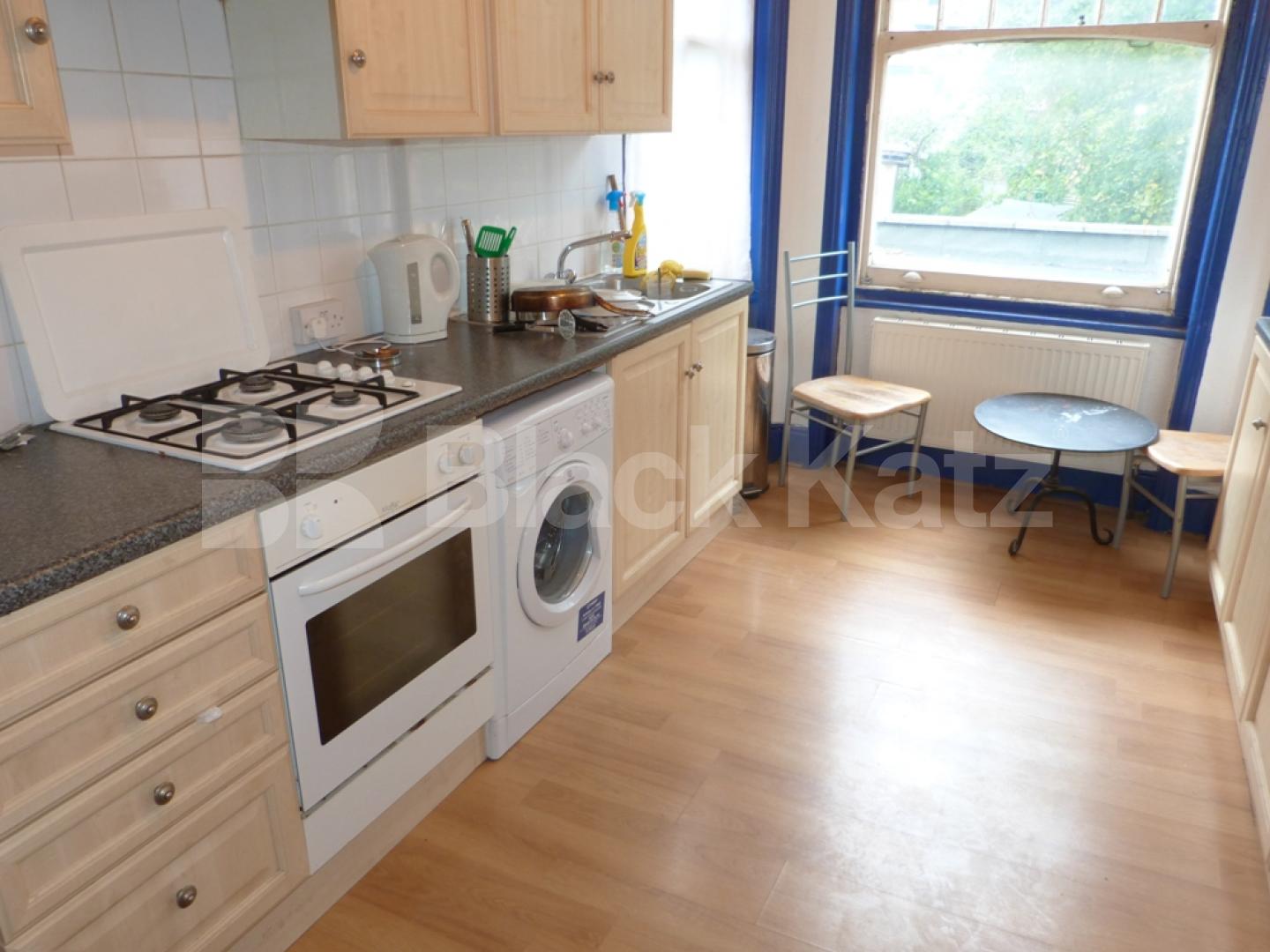 			Massive Property !, 1 Bedroom, 1 bath, 1 reception Flat			 Fortis Green Road, Muswell Hill