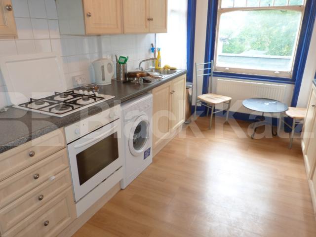 			Massive Property !, 1 Bedroom, 1 bath, 1 reception Flat			 Fortis Green Road, Muswell Hill