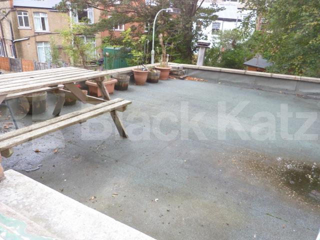 			Massive Property !, 1 Bedroom, 1 bath, 1 reception Flat			 Fortis Green Road, Muswell Hill