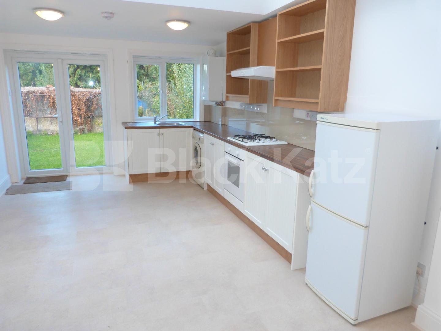 			All Bills Included!, 2 Bedroom, 1 bath, 1 reception Maisonette			 Brookhill Road, New Barnet