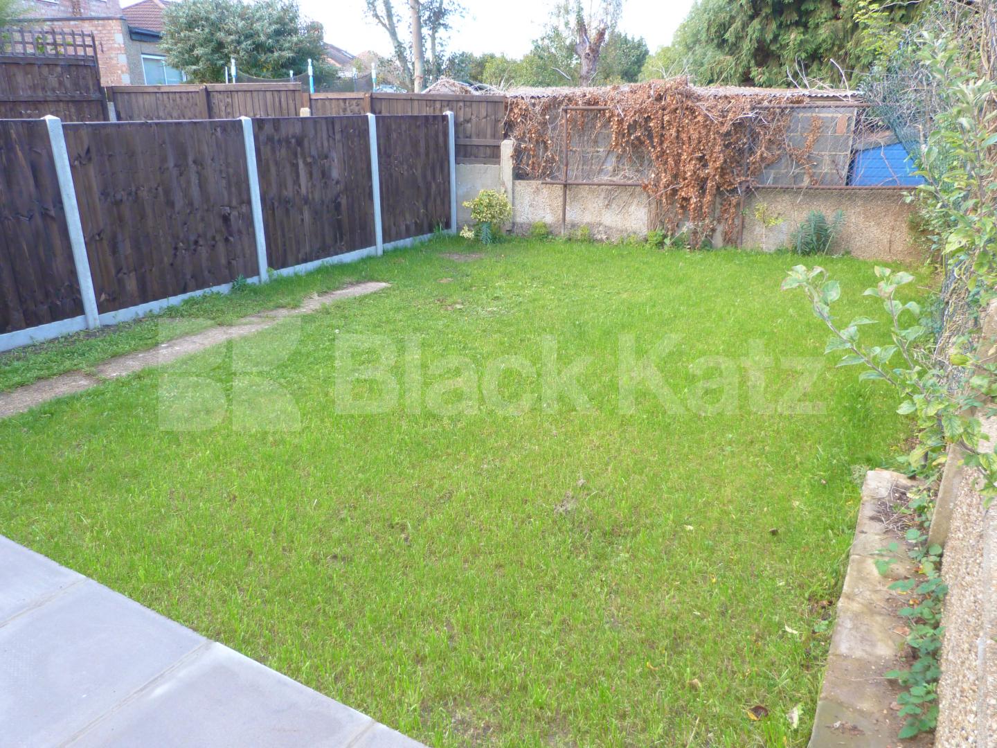 			All Bills Included!, 2 Bedroom, 1 bath, 1 reception Maisonette			 Brookhill Road, New Barnet