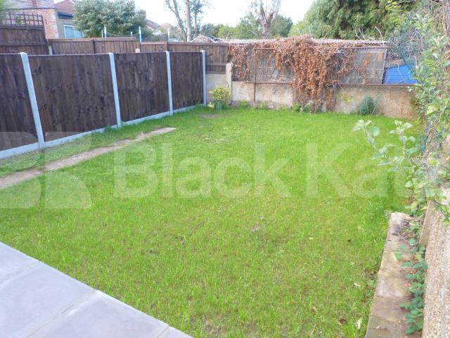 			All Bills Included!, 2 Bedroom, 1 bath, 1 reception Maisonette			 Brookhill Road, New Barnet