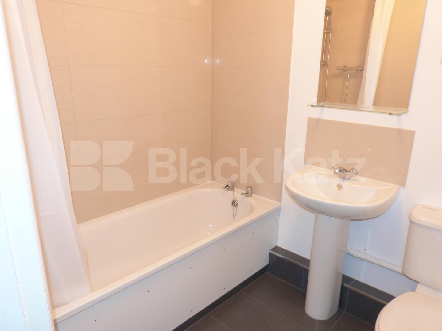 			All Bills Included!, 2 Bedroom, 1 bath, 1 reception Maisonette			 Brookhill Road, New Barnet