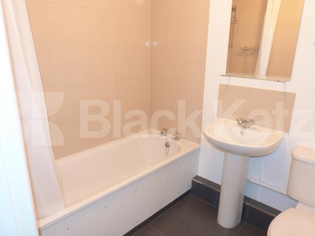 			All Bills Included!, 2 Bedroom, 1 bath, 1 reception Maisonette			 Brookhill Road, New Barnet