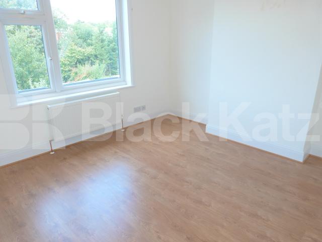 			Rent inclusive of all bills!, 3 Bedroom, 1 bath, 1 reception Maisonette			 Brookhill Road, New Barnet