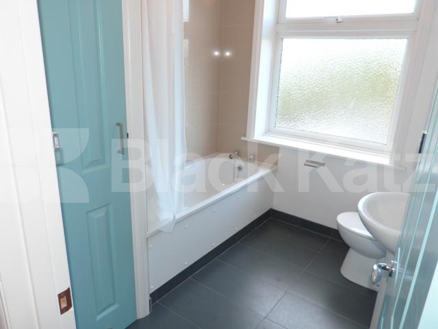 			Rent inclusive of all bills!, 3 Bedroom, 1 bath, 1 reception Maisonette			 Brookhill Road, New Barnet