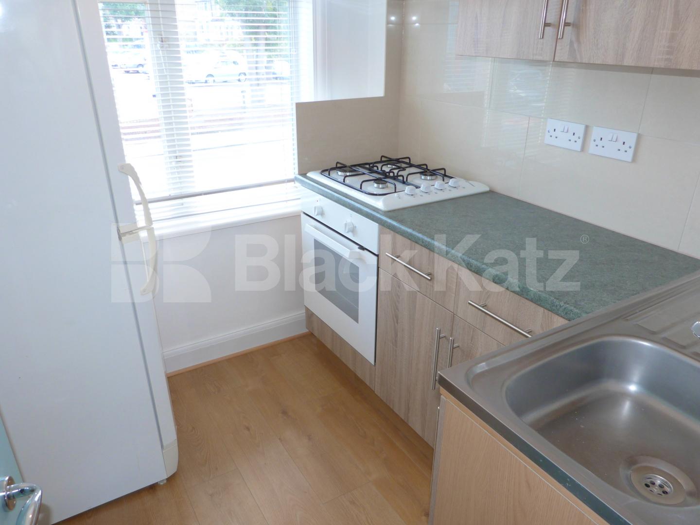 			Rent inclusive of all bills!, 3 Bedroom, 1 bath, 1 reception Maisonette			 Brookhill Road, New Barnet
