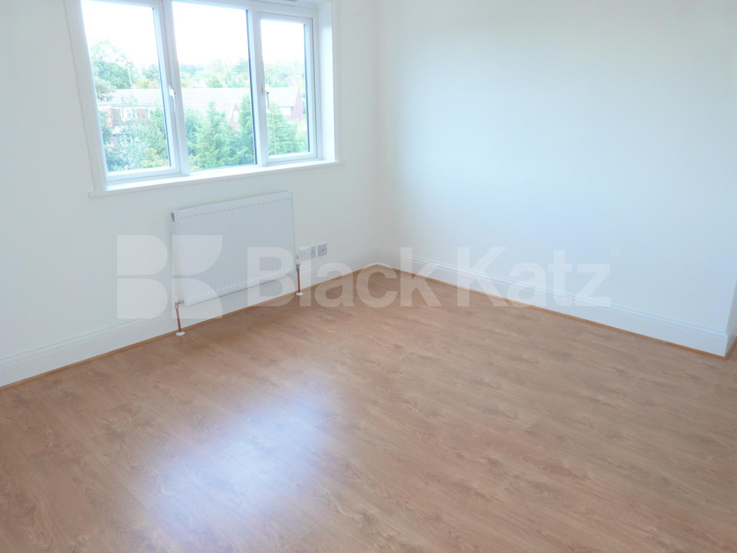 			Rent inclusive of all bills!, 3 Bedroom, 1 bath, 1 reception Maisonette			 Brookhill Road, New Barnet