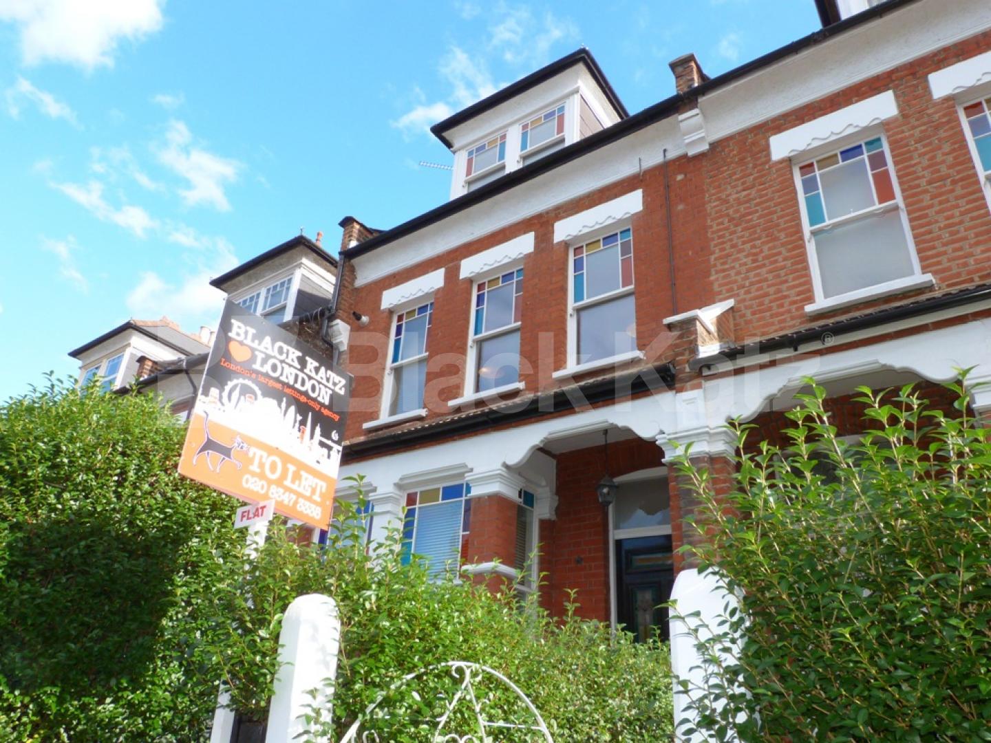 			A Must See Property !, 2 Bedroom, 1 bath, 1 reception Flat			 Glebe Road, CROUCH END