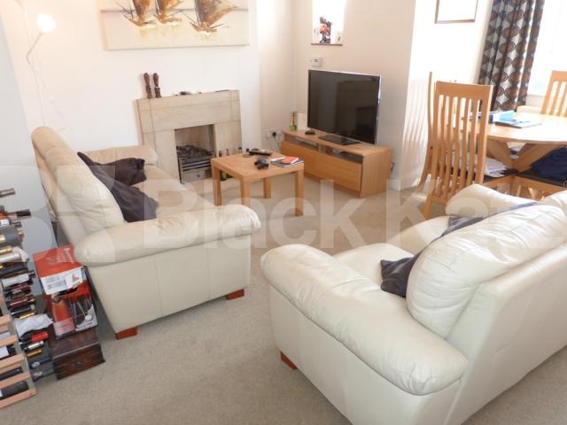 			New Instruction !, 2 Bedroom, 1 bath, 1 reception Flat			 Park Road, Crouch End