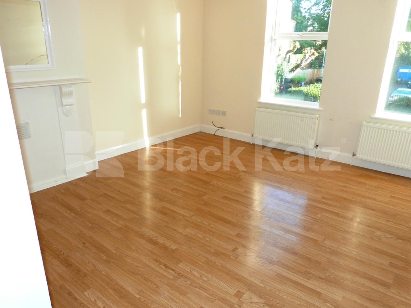 			Great 3 Bed Property !, 3 Bedroom, 1 bath, 1 reception Maisonette			 Hornsey High Street, Hornsey