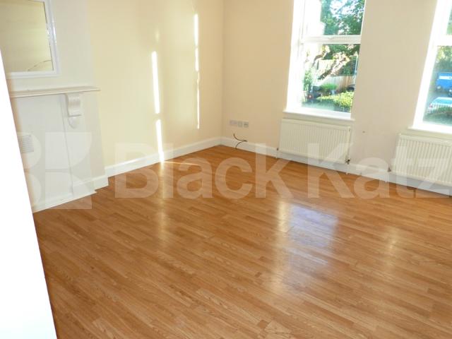 			Great 3 Bed Property !, 3 Bedroom, 1 bath, 1 reception Maisonette			 Hornsey High Street, Hornsey