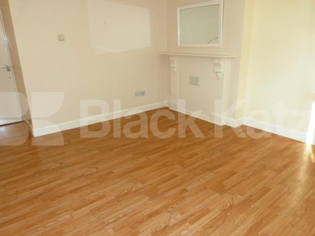 			Great 3 Bed Property !, 3 Bedroom, 1 bath, 1 reception Maisonette			 Hornsey High Street, Hornsey